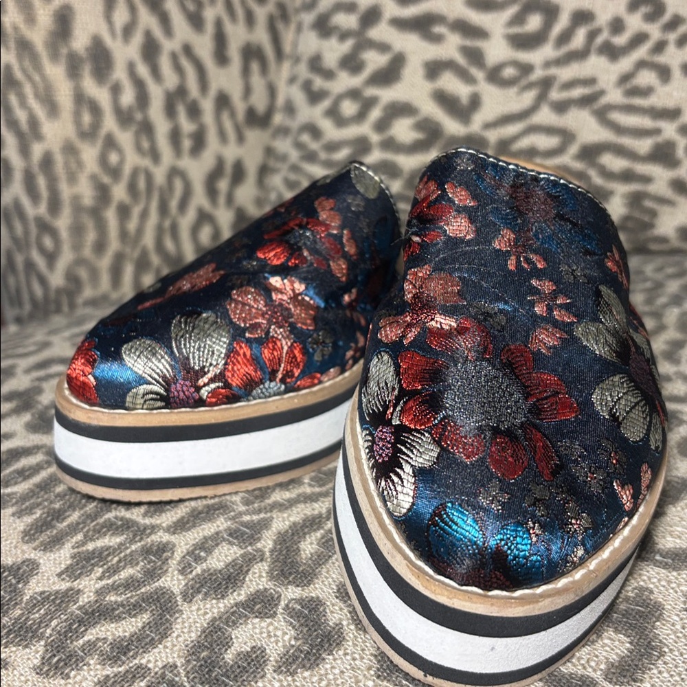 blue floral brocade jaquard satin platform mules metallic blue floral size 6.5